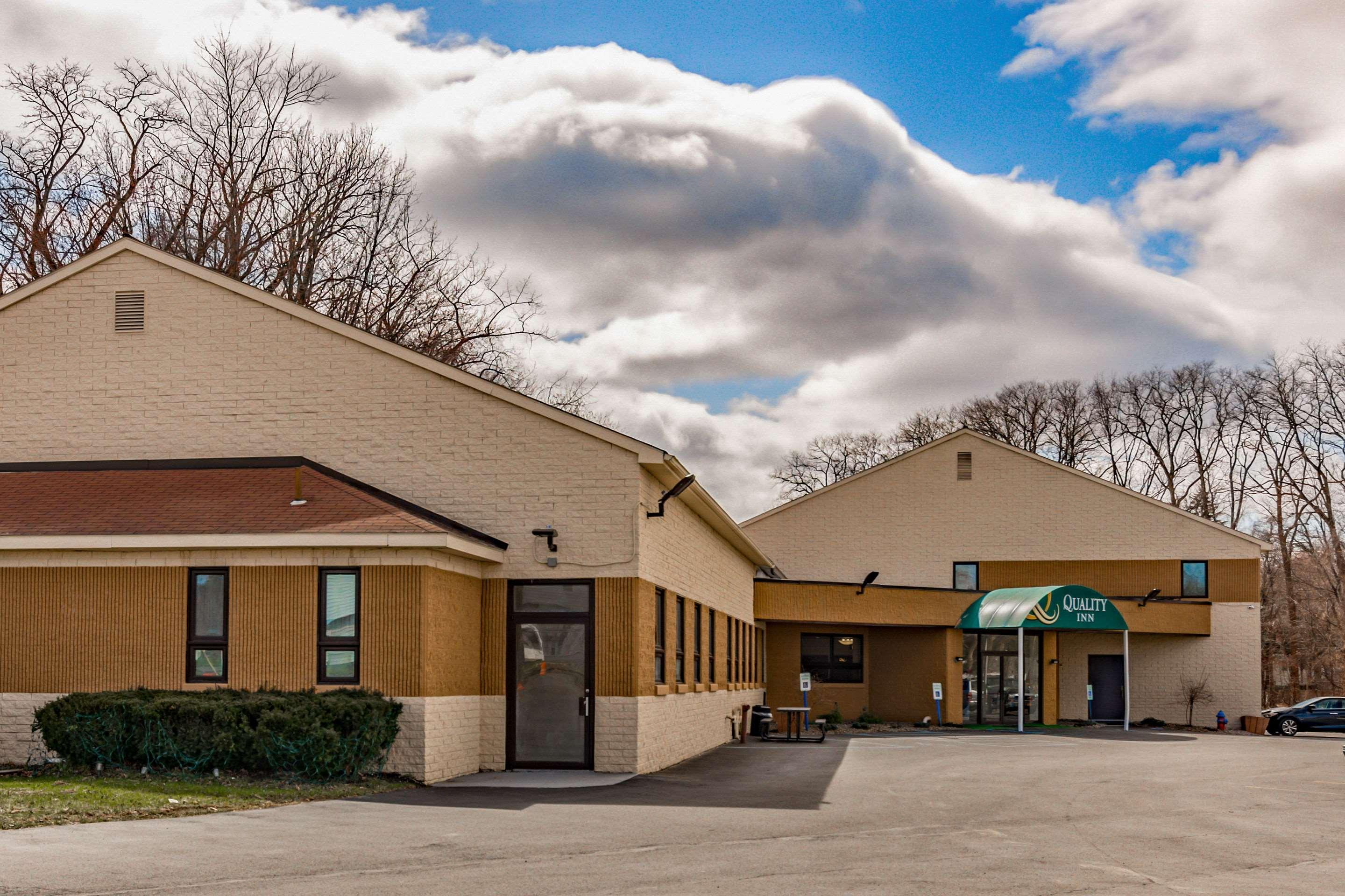 Quality Inn Schenectady - Albany Экстерьер фото