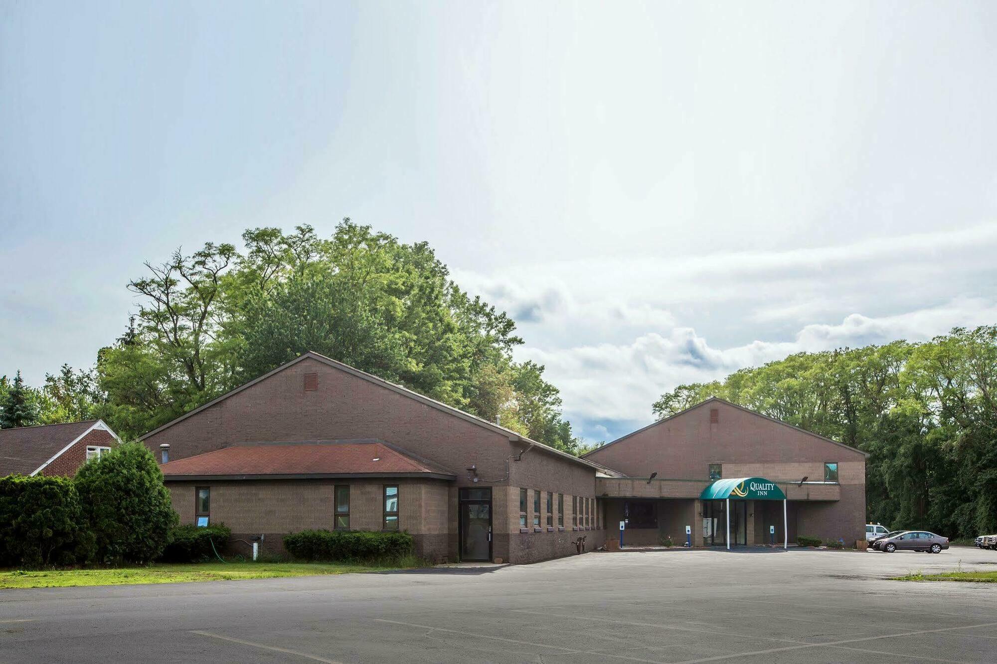 Quality Inn Schenectady - Albany Экстерьер фото