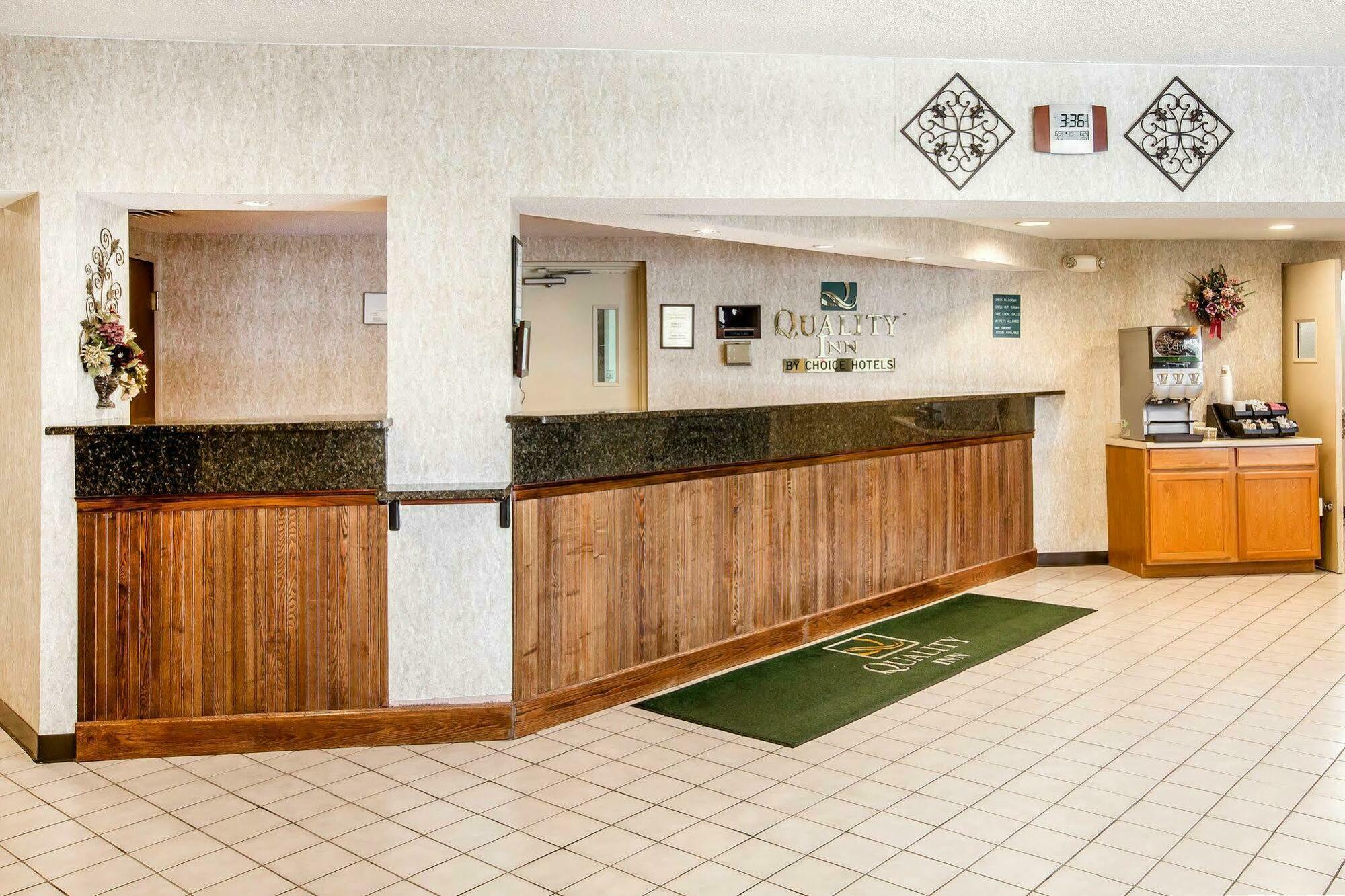 Quality Inn Schenectady - Albany Экстерьер фото
